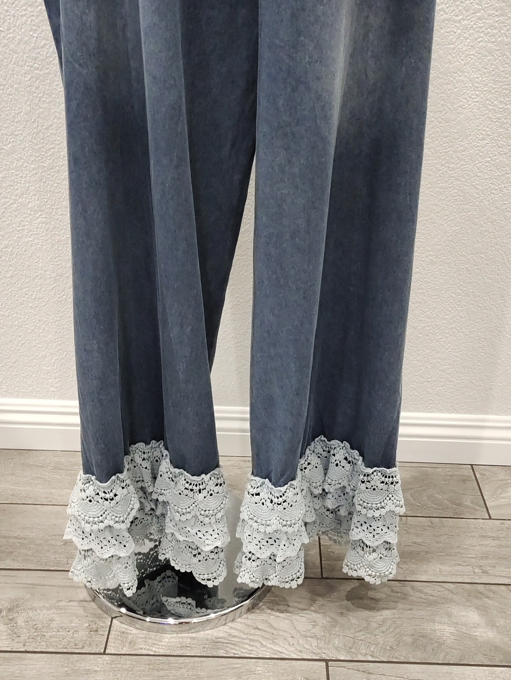 Boho crochet Ruffle Distressed Overalls - Picture 6 of 7